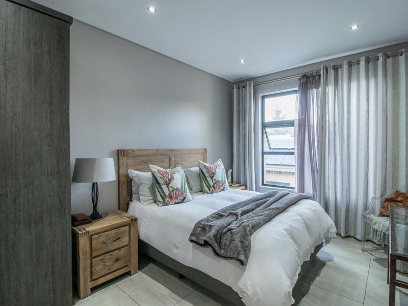 Apartment for Sale in Menlo Park - Photo 7