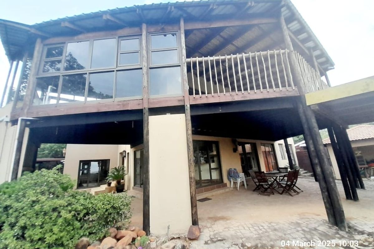 Roodeplaat - Spacious 5-Bedroom Home in Buffelsdrift Game Reserve– No Loadshedding! - Photo 4