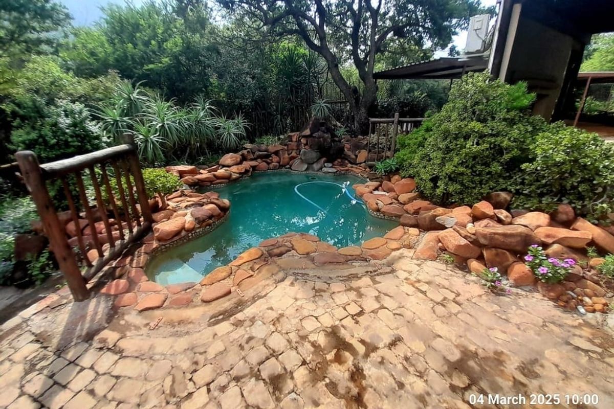 Roodeplaat - Spacious 5-Bedroom Home in Buffelsdrift Game Reserve– No Loadshedding! - Photo 2