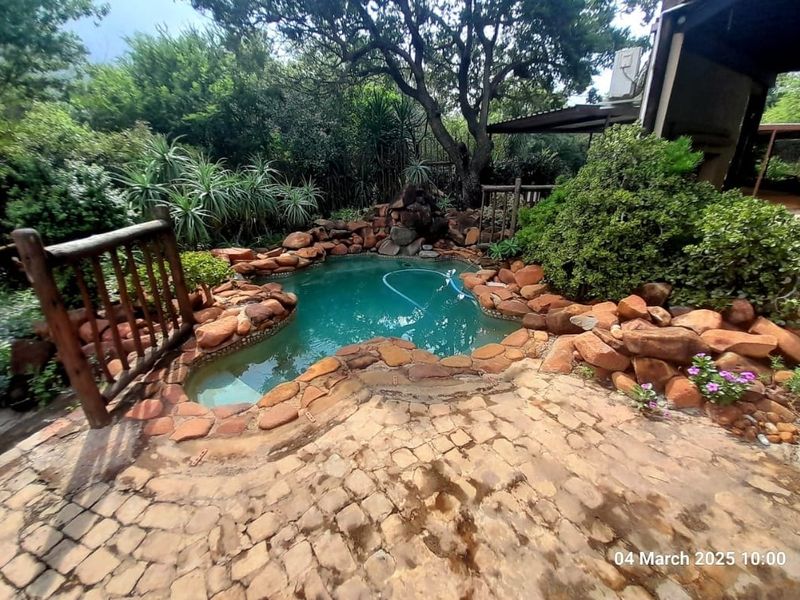 Roodeplaat - Spacious 5-Bedroom Home in Buffelsdrift Game Reserve– No Loadshedding! - Photo 2
