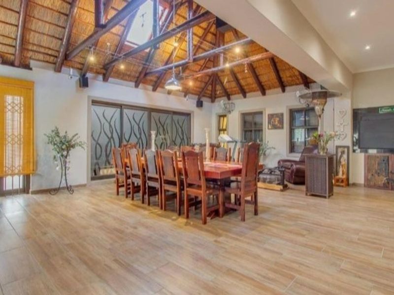 Exquisite 5-Bedroom Home in Jakarandas, Kuils River – Luxury and Security Combined - Photo 4