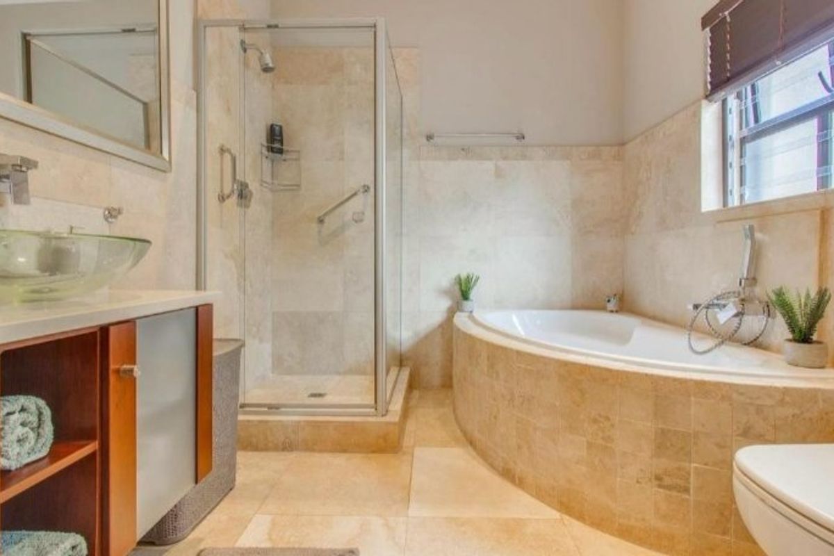 Exquisite 5-Bedroom Home in Jakarandas, Kuils River – Luxury and Security Combined - Photo 3