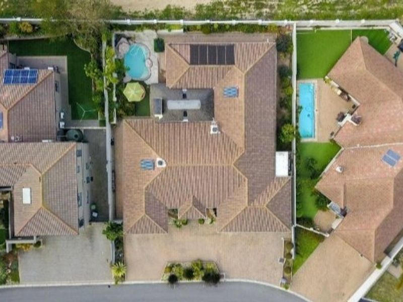 Exquisite 5-Bedroom Home in Jakarandas, Kuils River – Luxury and Security Combined - Photo 9