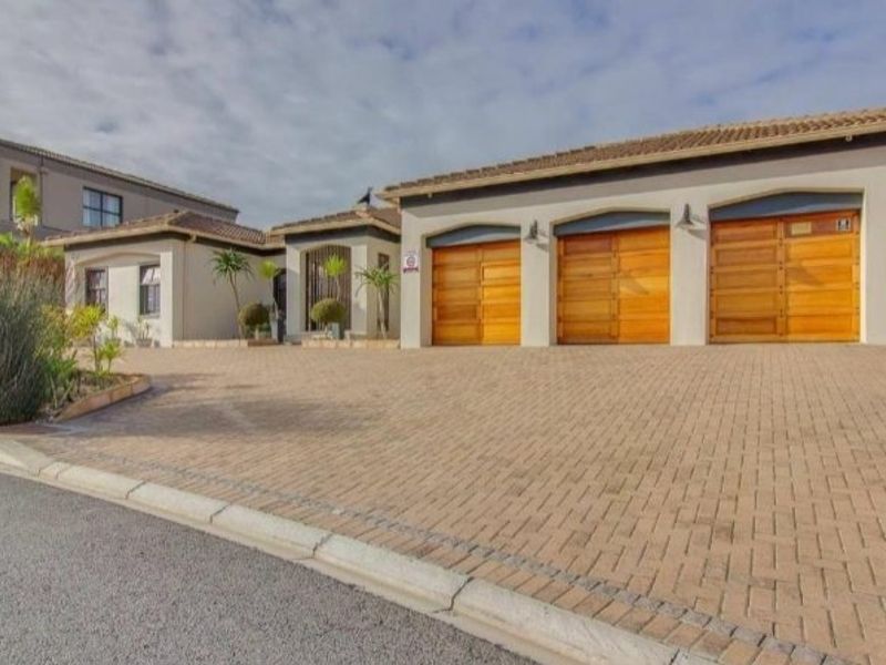 Exquisite 5-Bedroom Home in Jakarandas, Kuils River – Luxury and Security Combined - Photo 8