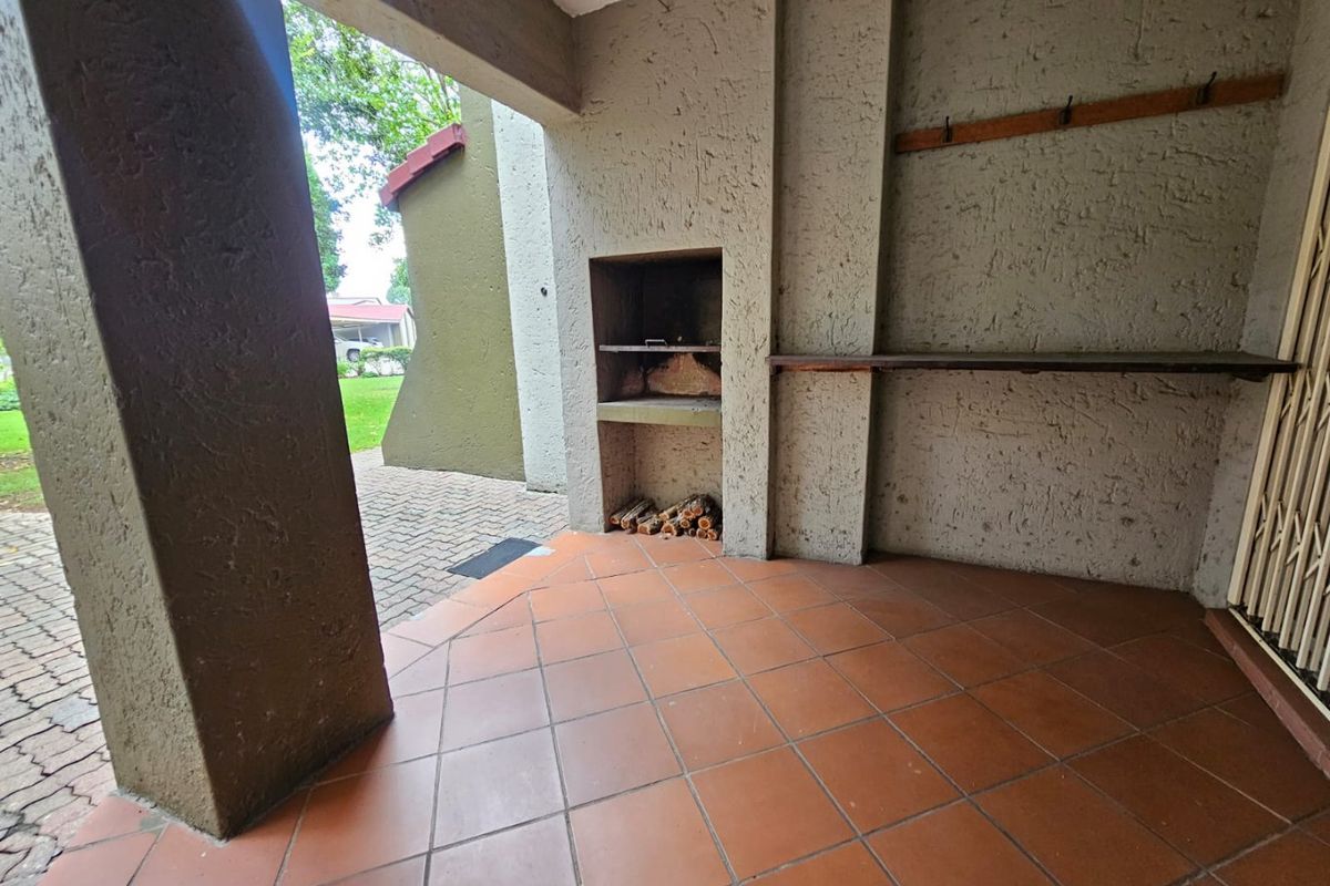 Ground Floor Apartment for Sale – Secure Complex with 24-Hour Security! - Photo 2