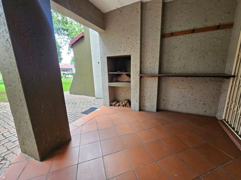 Ground Floor Apartment for Sale – Secure Complex with 24-Hour Security! - Photo 2