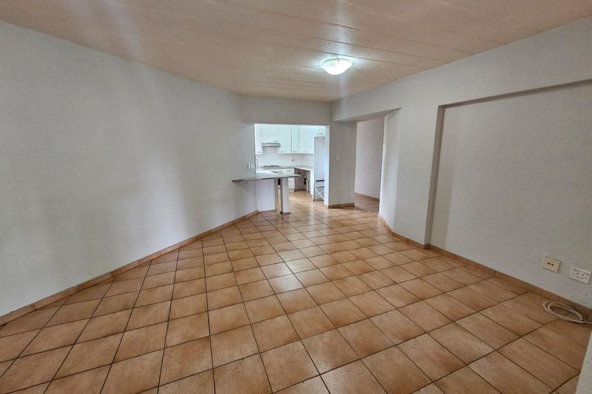 Ground Floor Apartment for Sale – Secure Complex with 24-Hour Security! - Photo 3