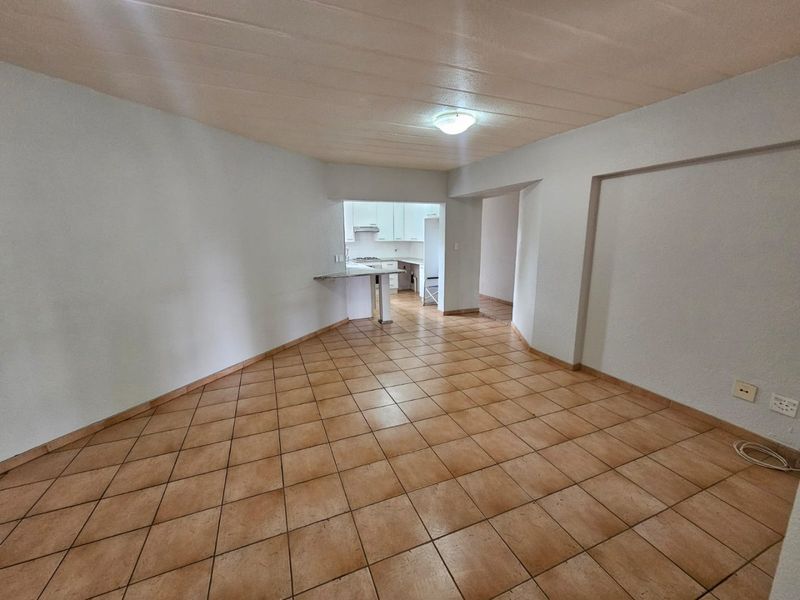 Ground Floor Apartment for Sale – Secure Complex with 24-Hour Security! - Photo 3