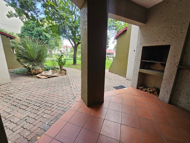 Ground Floor Apartment for Sale – Secure Complex with 24-Hour Security! - Photo 4