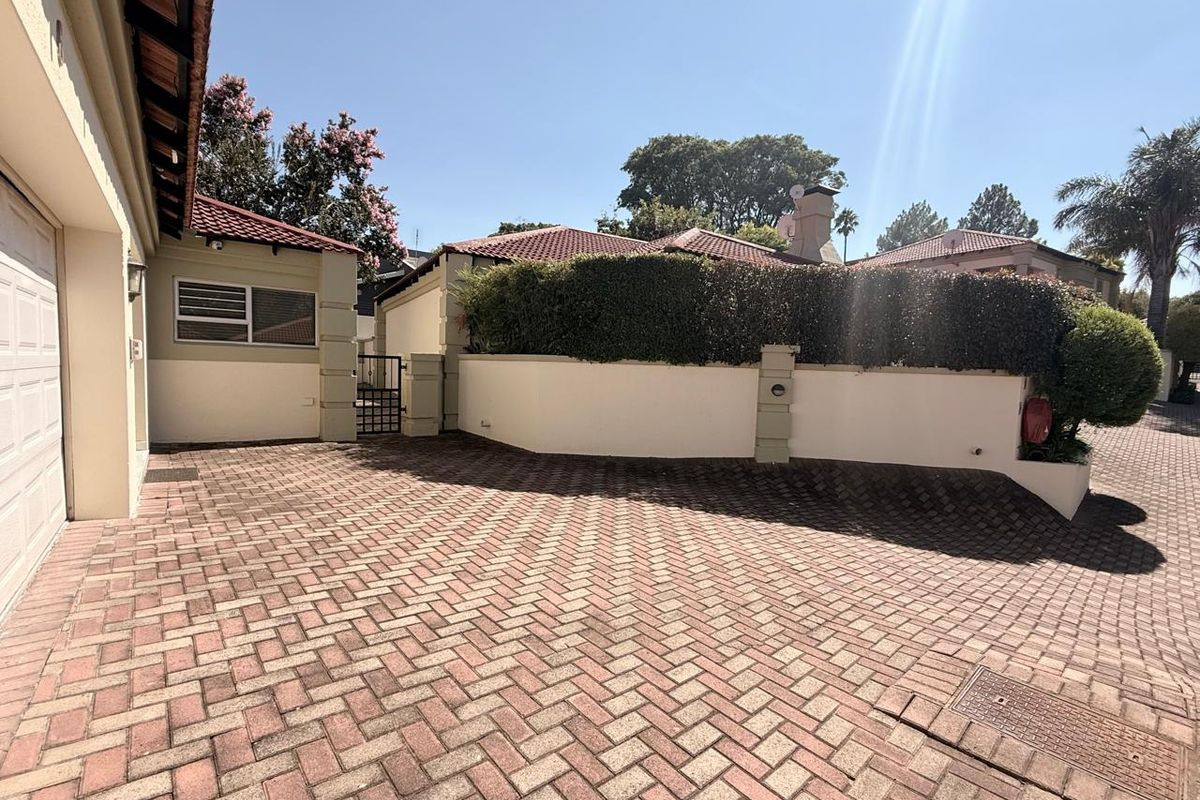 The Cascades Complex 3Bed and 2Bath Open Plan - Photo 3