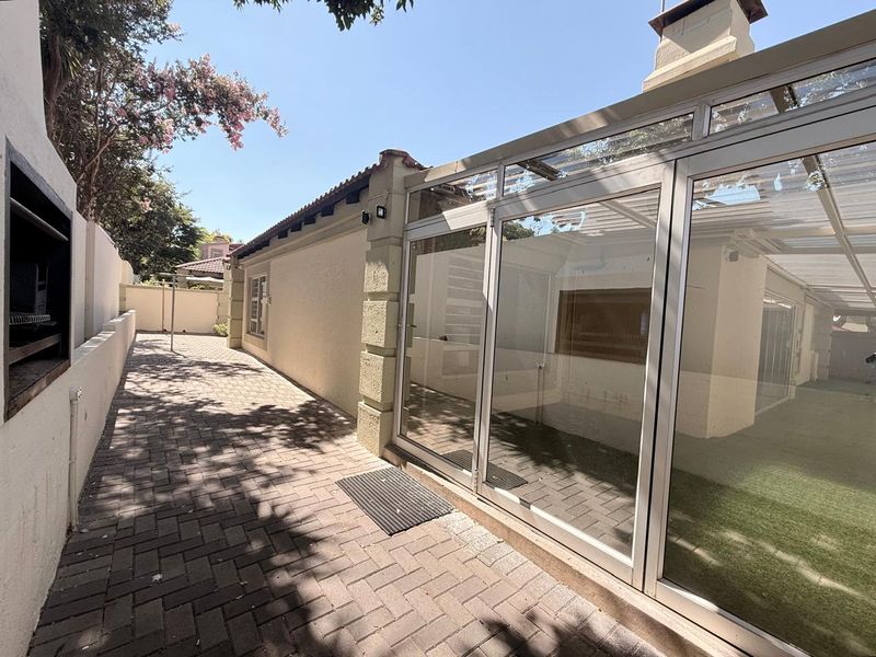 The Cascades Complex 3Bed and 2Bath Open Plan - Photo 10