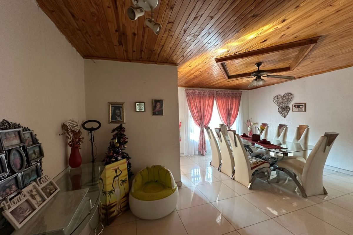 House For Sale In Vereeniging - Photo 5