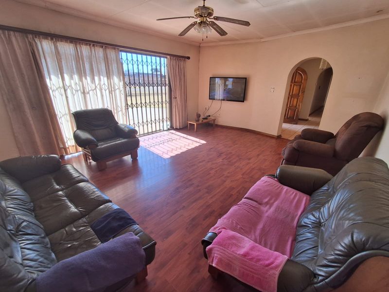 3 Bedroom House for sale in Arcon Park - Photo 4