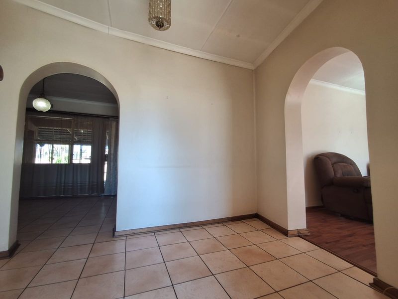 3 Bedroom House for sale in Arcon Park - Photo 2