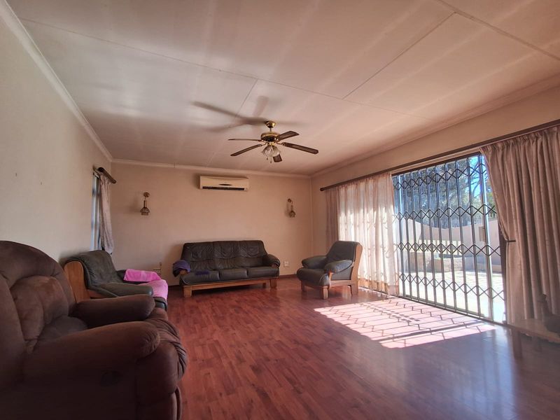 3 Bedroom House for sale in Arcon Park - Photo 3