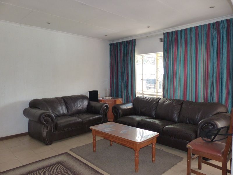 Serious Seller. A Charming 3-Bedroom Family Home with Large Guest Cottage in a Sought-After Suburb - Photo 6