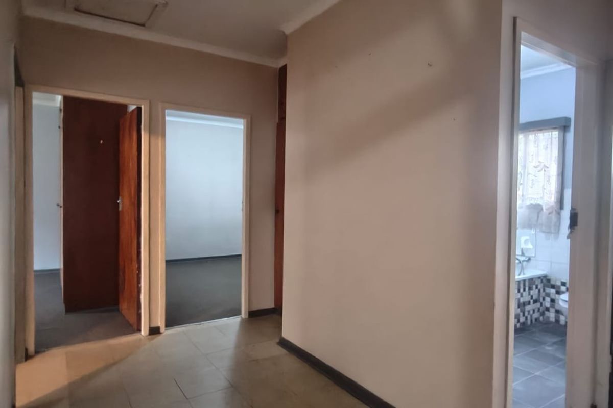 Are you looking for a property where your kids are close to school? - Photo 5