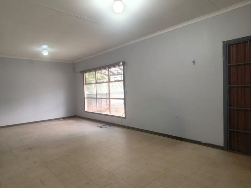 Are you looking for a property where your kids are close to school? - Photo 4