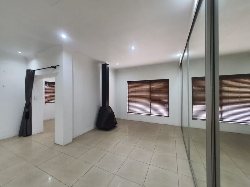 Hidden Gem In The Prime Area Of SW 5 Proper - Photo 2