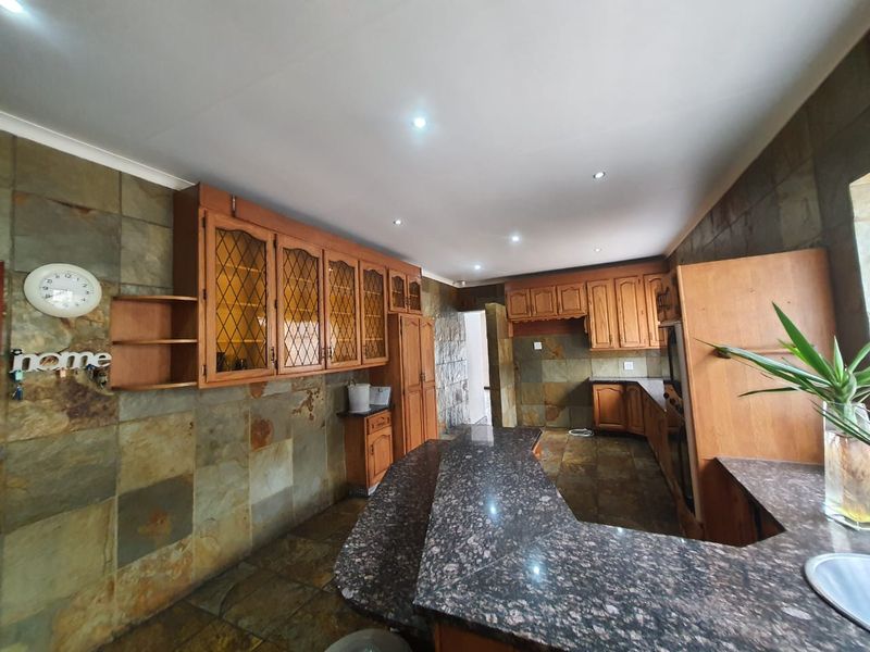 Hidden Gem In The Prime Area Of SW 5 Proper - Photo 5