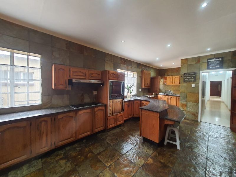 Hidden Gem In The Prime Area Of SW 5 Proper - Photo 7