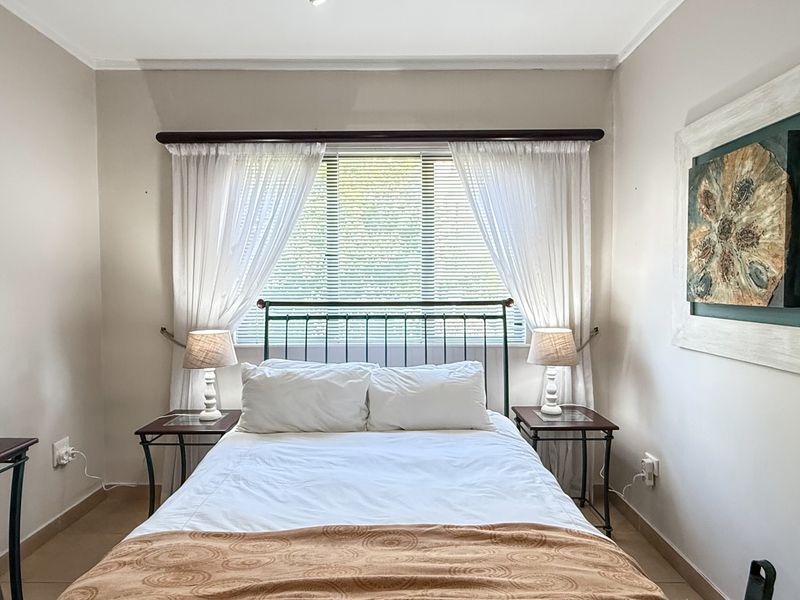 3 Bedroom Sea-Facing Fully Furnished Unit to Rent in La Pirogue, Compensation Beach, Ballito - Photo 10