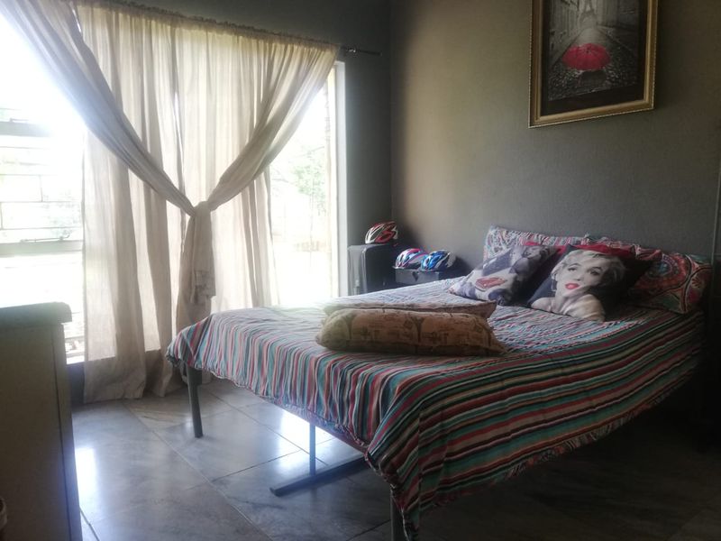 House For Sale In Vereeniging - Photo 9