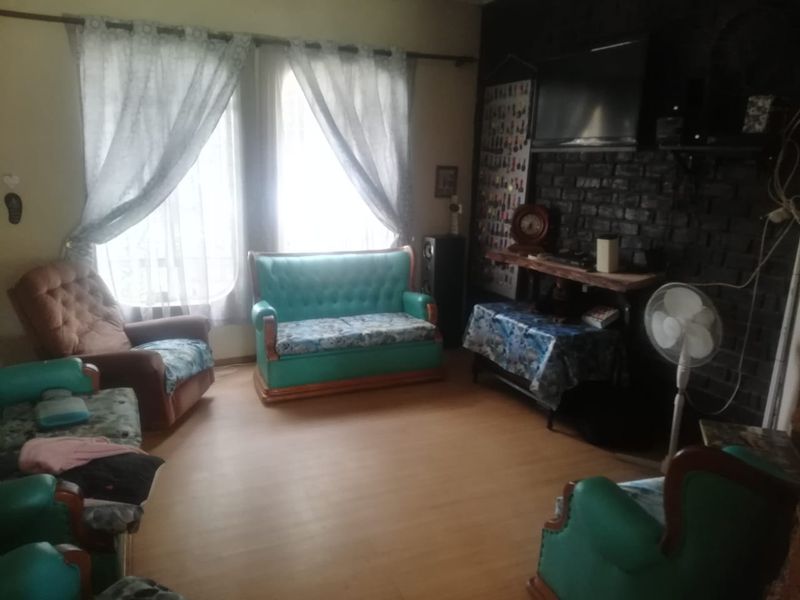 House For Sale In Vereeniging - Photo 2