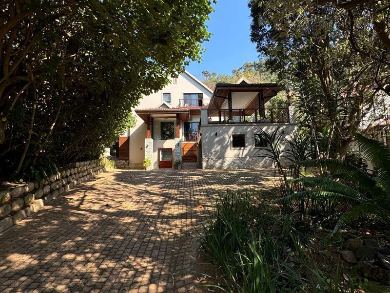 A sophisticated modern home in Zimbali Estate - Photo 2