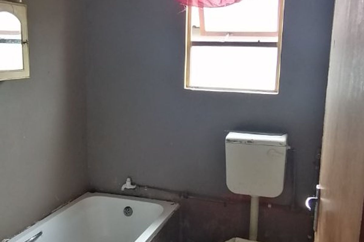 A starter home - Photo 4