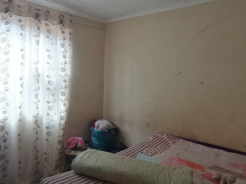 A starter home - Photo 9