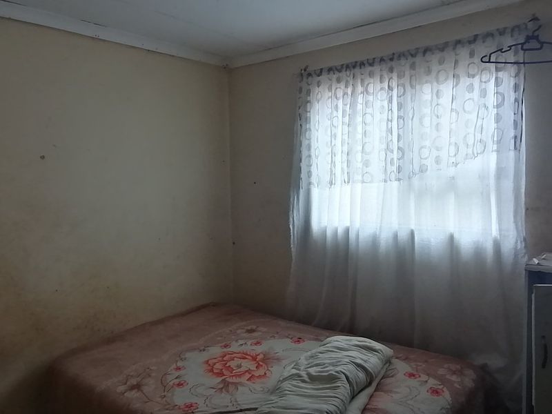 A starter home - Photo 6