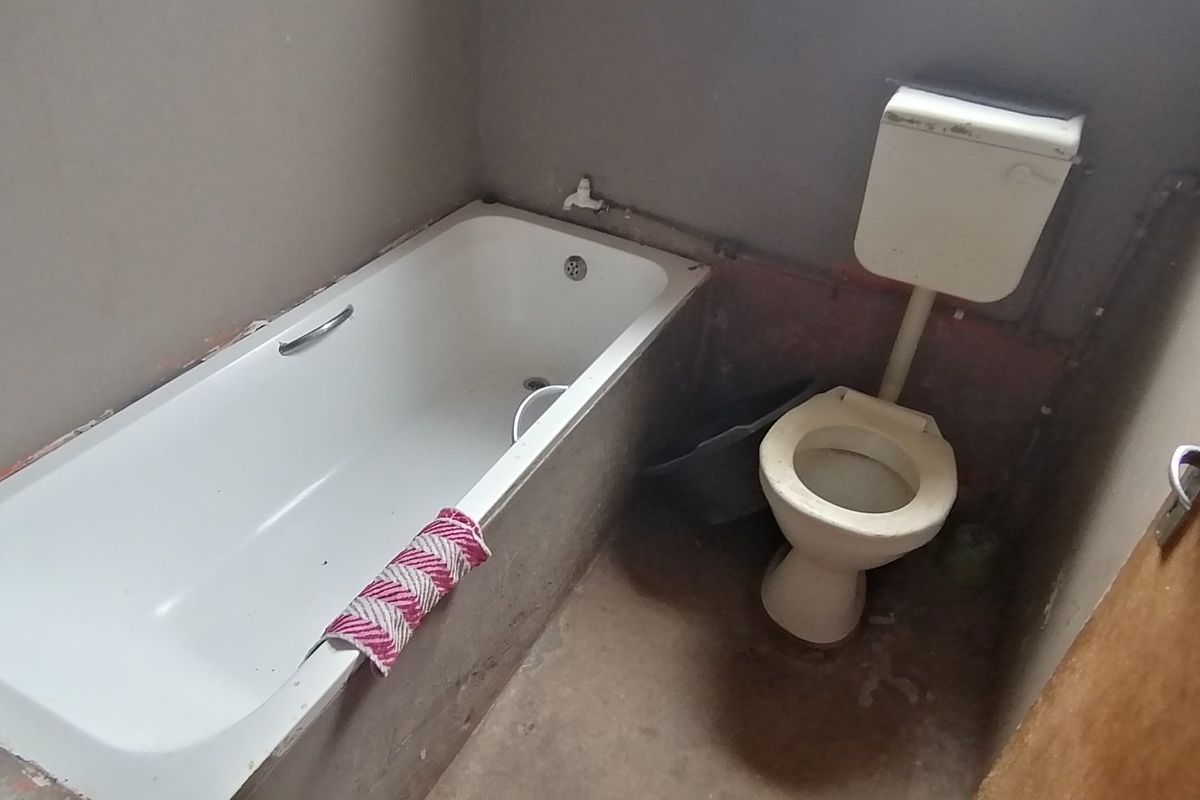 A starter home - Photo 5