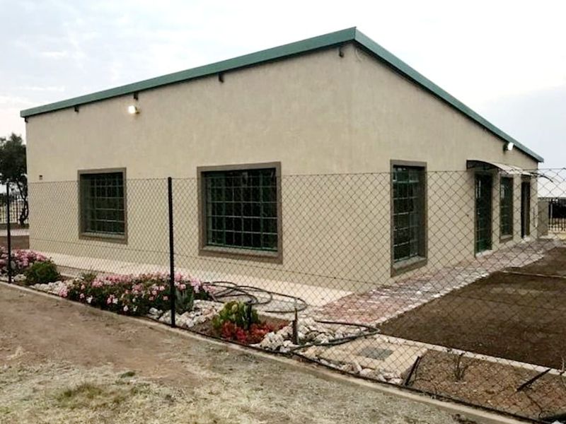 RENTAL INCOME- 6 Houses - 2 Chicken coops - 18 Storage units - Electric fence - Cattle kraal - Photo 10