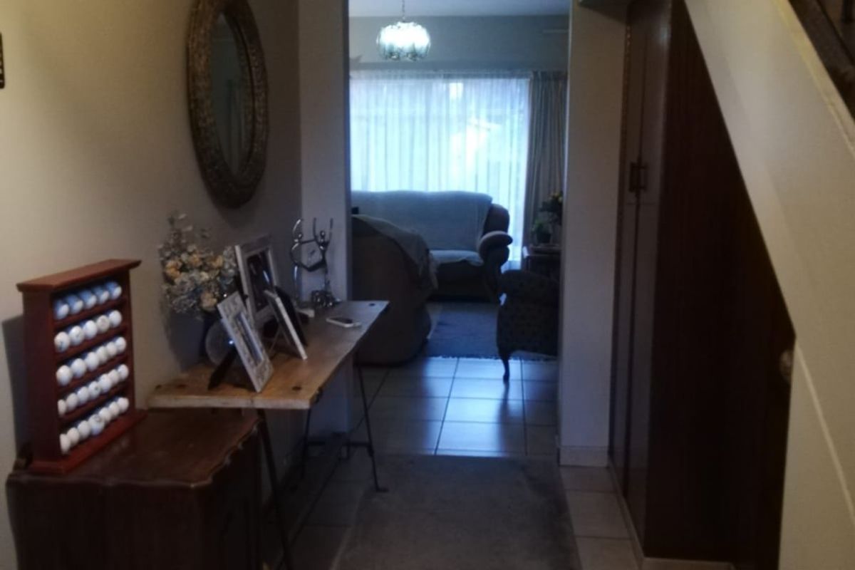 Townhouse For Sale In Vereeniging - Photo 3