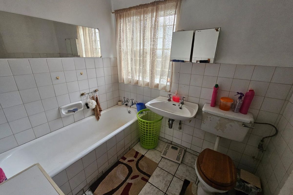 Beautiful 3-Bedroom Home for Sale in Sasolburg – Prime Location Near Schools! - Photo 4