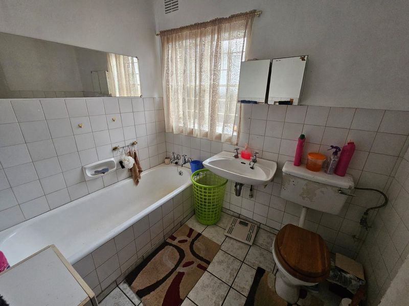 Beautiful 3-Bedroom Home for Sale in Sasolburg – Prime Location Near Schools! - Photo 4