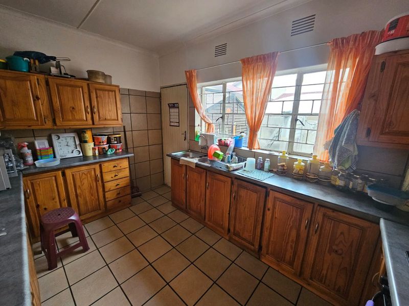 Beautiful 3-Bedroom Home for Sale in Sasolburg – Prime Location Near Schools! - Photo 7