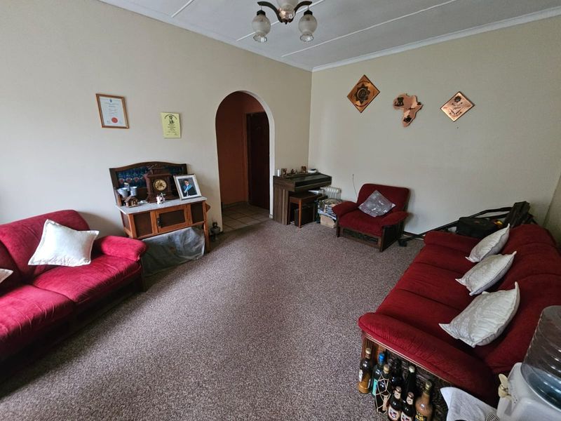 Beautiful 3-Bedroom Home for Sale in Sasolburg – Prime Location Near Schools! - Photo 6