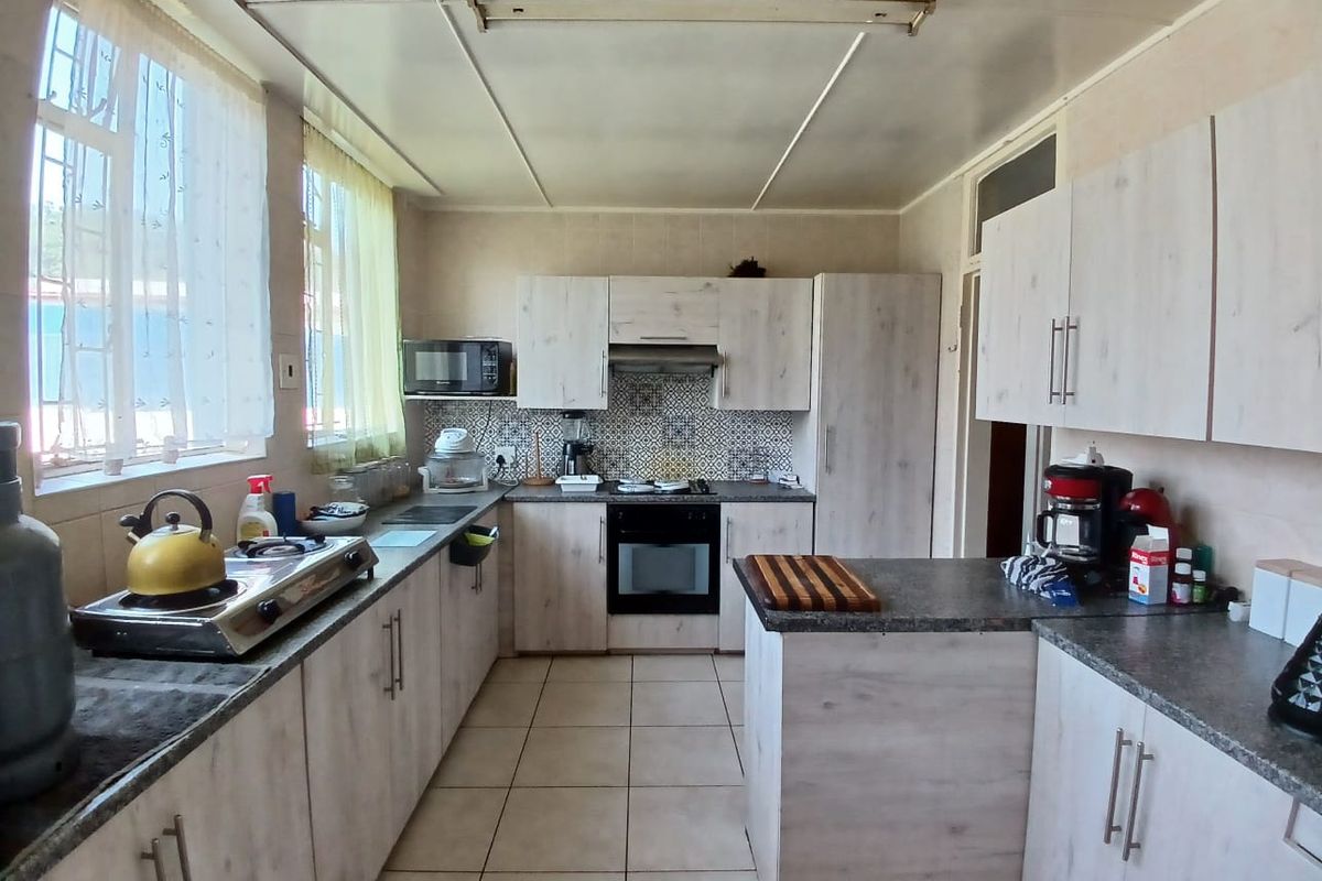 3 Bedroom family house for sale in Sasolburg walking distance to primary school and shopping center - Photo 3