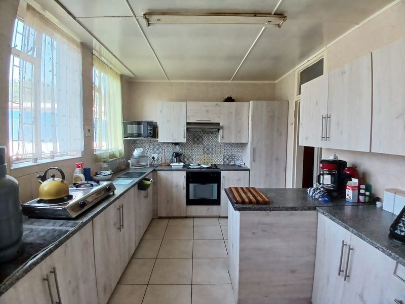 3 Bedroom family house for sale in Sasolburg walking distance to primary school and shopping center - Photo 3