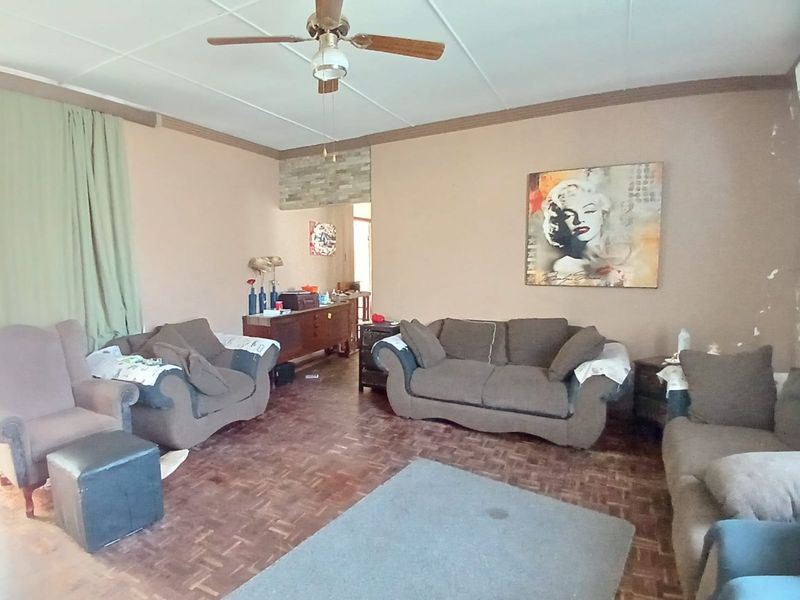 3 Bedroom family house for sale in Sasolburg walking distance to primary school and shopping center - Photo 5