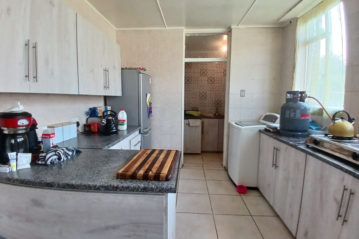 3 Bedroom family house for sale in Sasolburg walking distance to primary school and shopping center - Photo 4