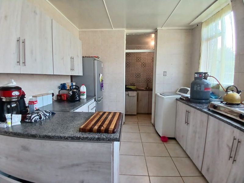 3 Bedroom family house for sale in Sasolburg walking distance to primary school and shopping center - Photo 4