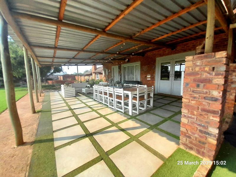 Two modern homes & income-generating farm shop - On tar road - NO Loadshedding - Photo 6