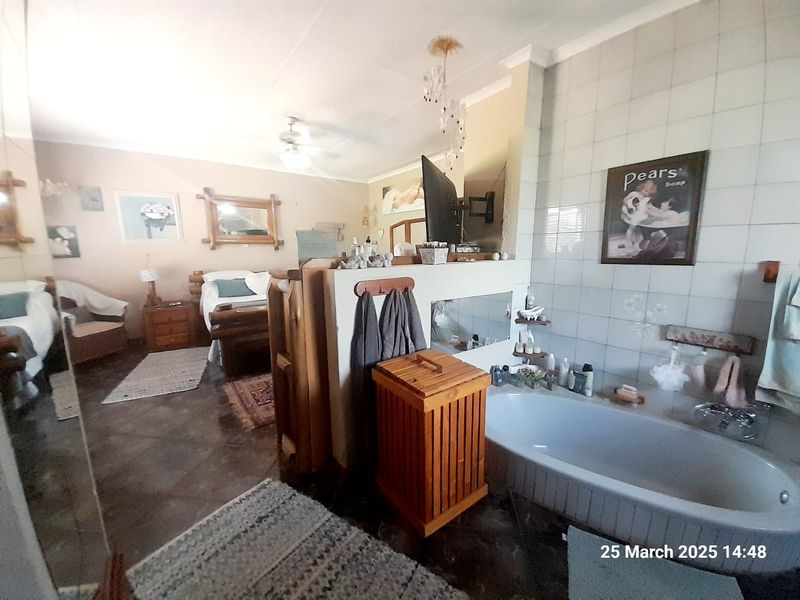 Two modern homes & income-generating farm shop - On tar road - NO Loadshedding - Photo 10