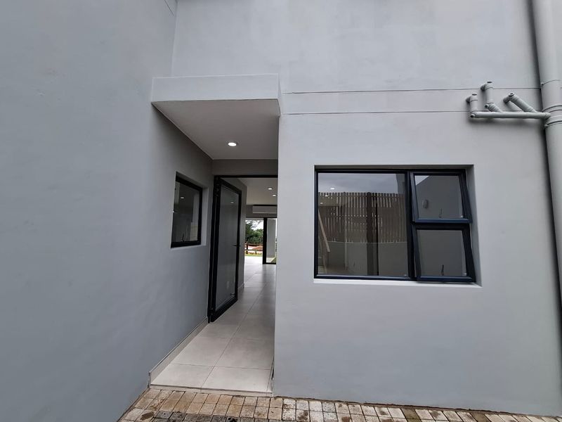Brand-New Coastal Villa with Stunning Seaviews in Shaka’s Rock, Ballito - Photo 3