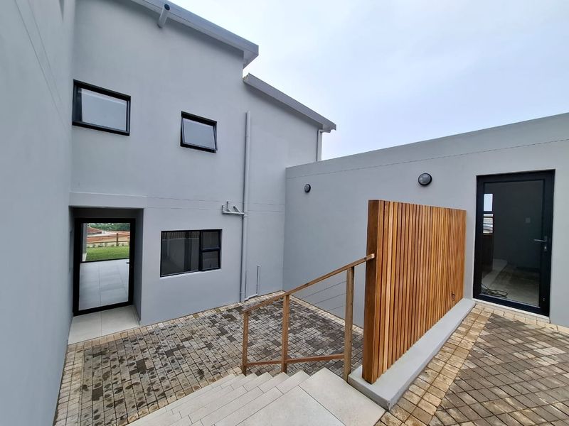 Brand-New Coastal Villa with Stunning Seaviews in Shaka’s Rock, Ballito - Photo 2
