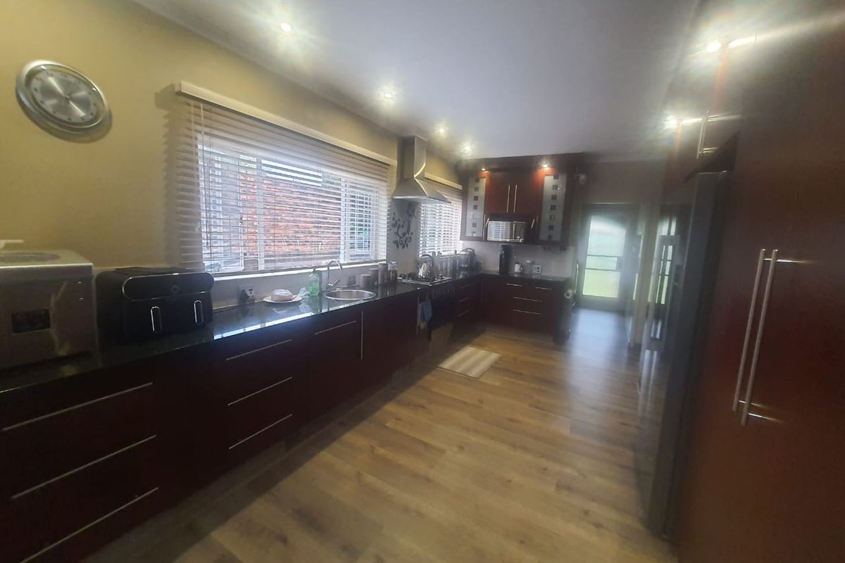 Beautiful Property for an Amazing Price!!! - Photo 5