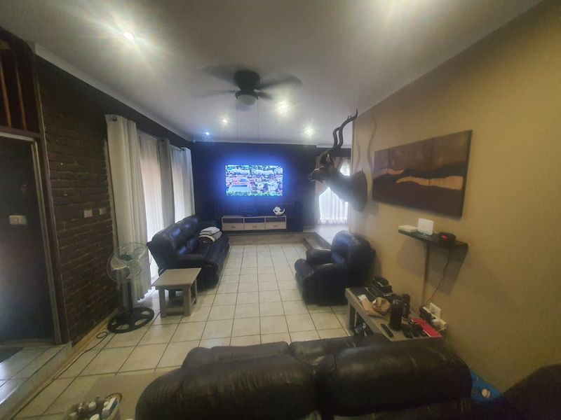 Beautiful Property for an Amazing Price!!! - Photo 2